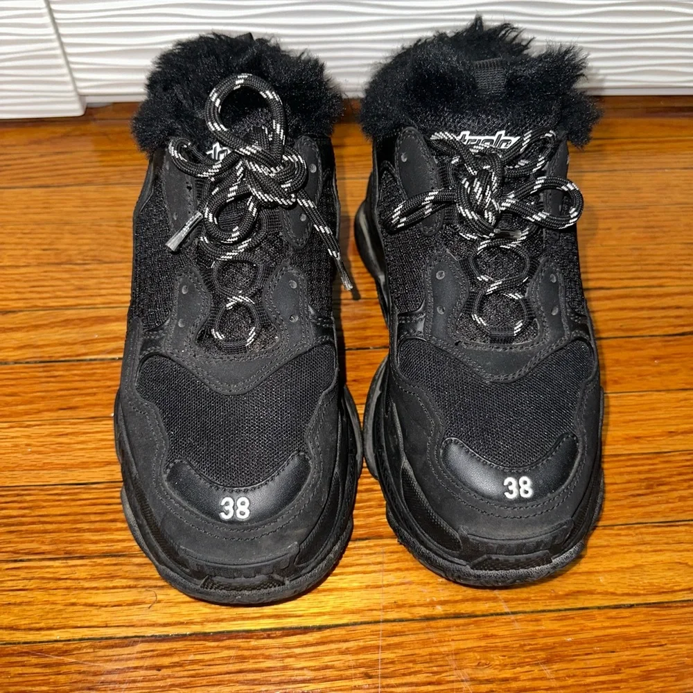 100% Authentic Balenciaga triple s sneakers - Picture 2 of 6